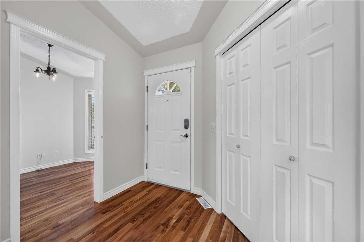 21 Strathearn Gardens SW — photo 2