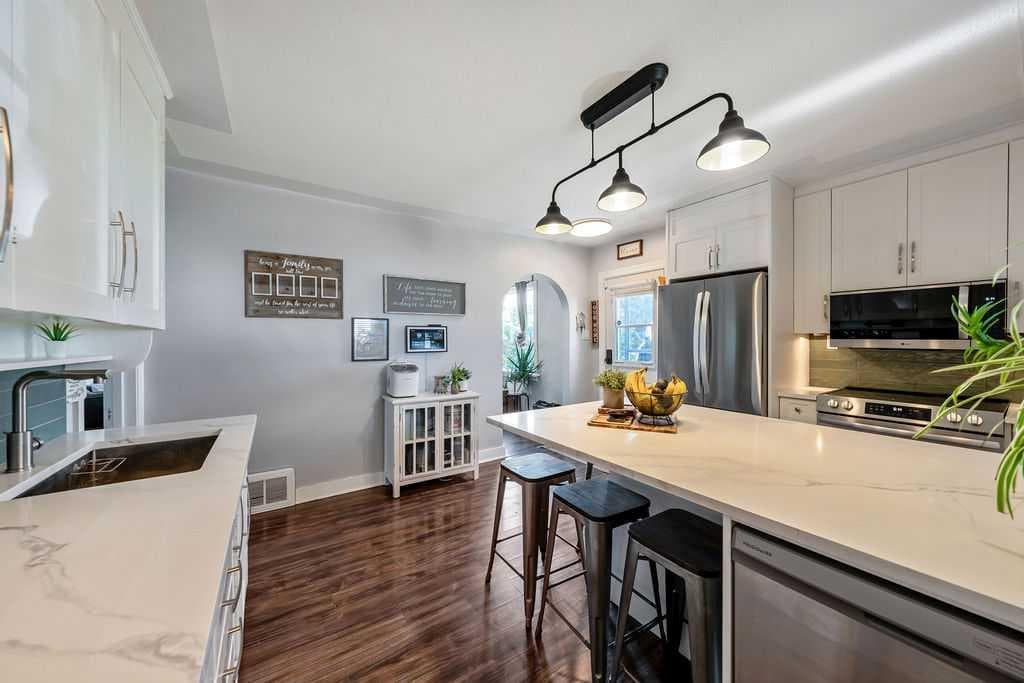 101 S Railway Street — photo 3