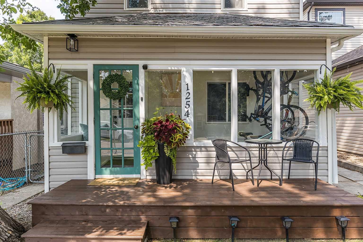 1254 Queen Street SE — photo 4