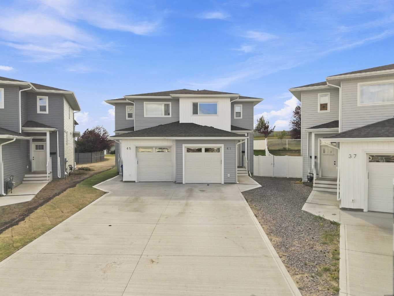 41 Pinnacle Close — photo 1
