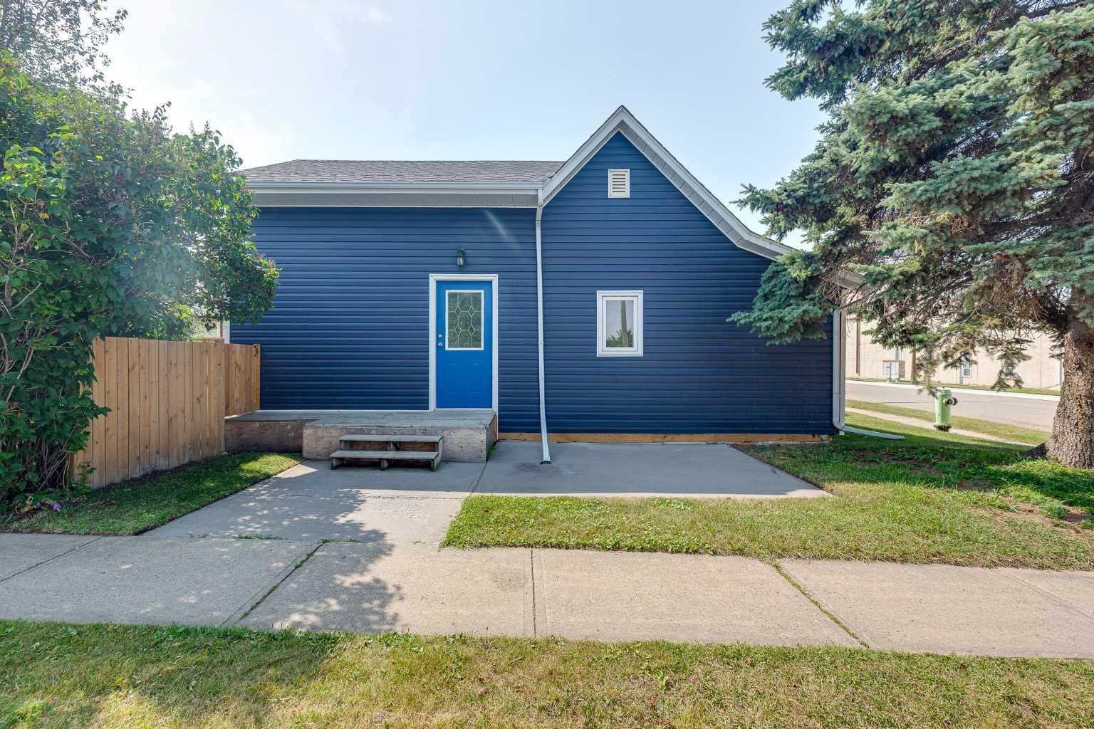 4903 48 Street — photo 2