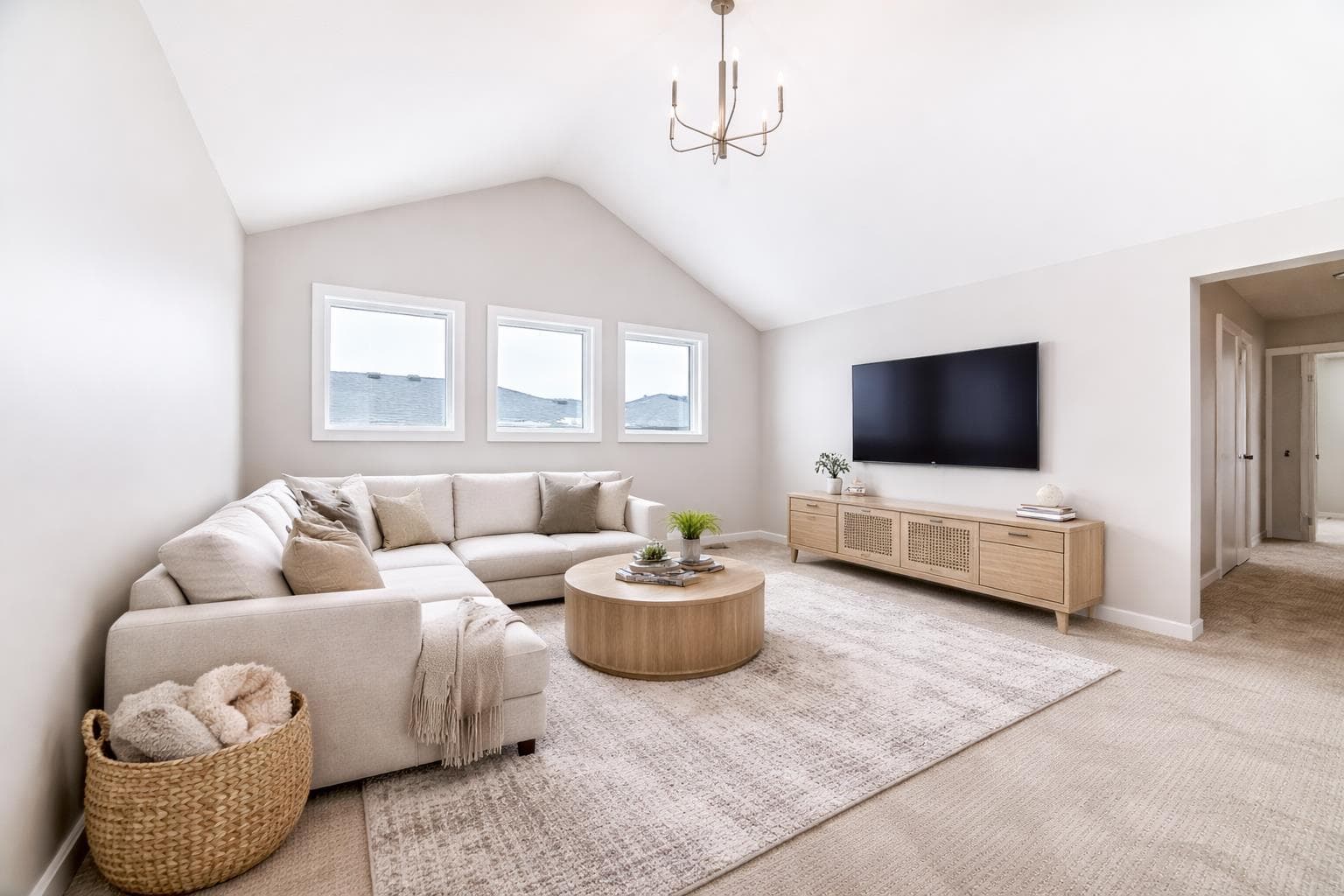 2084 Lancaster Heights SE — photo 4