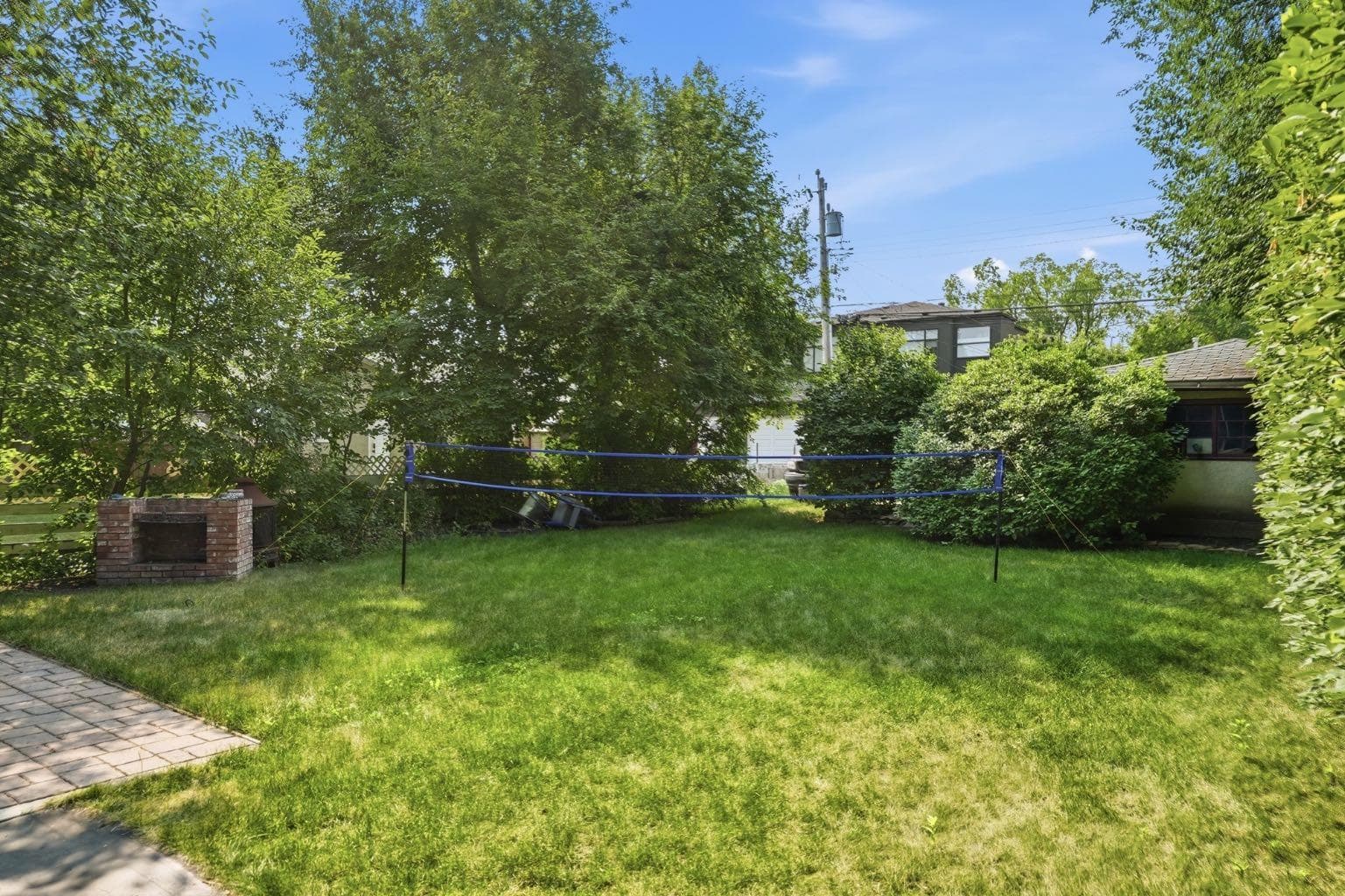 235 32 Avenue NW — photo 3