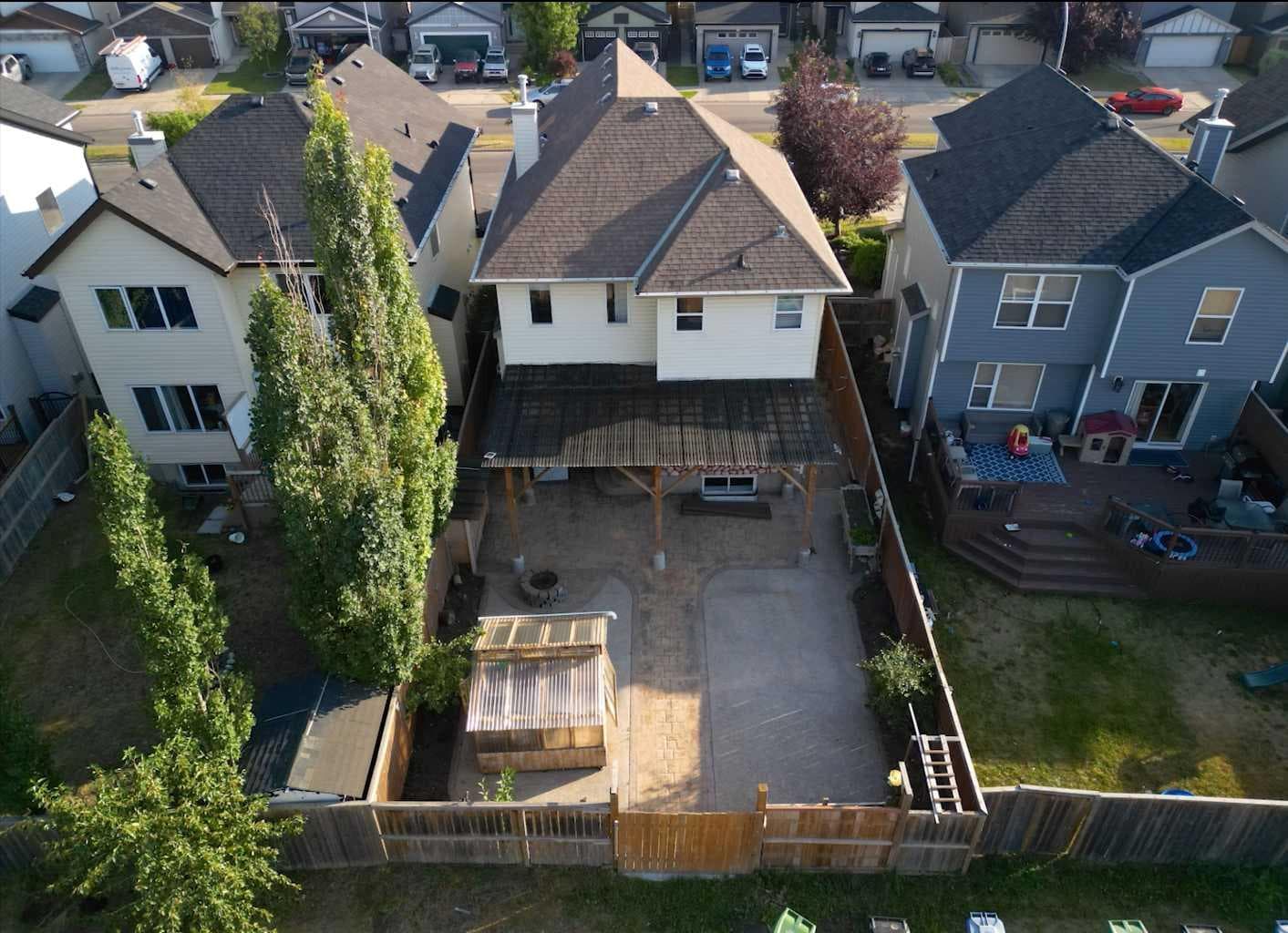 988 Copperfield Boulevard SE — photo 2