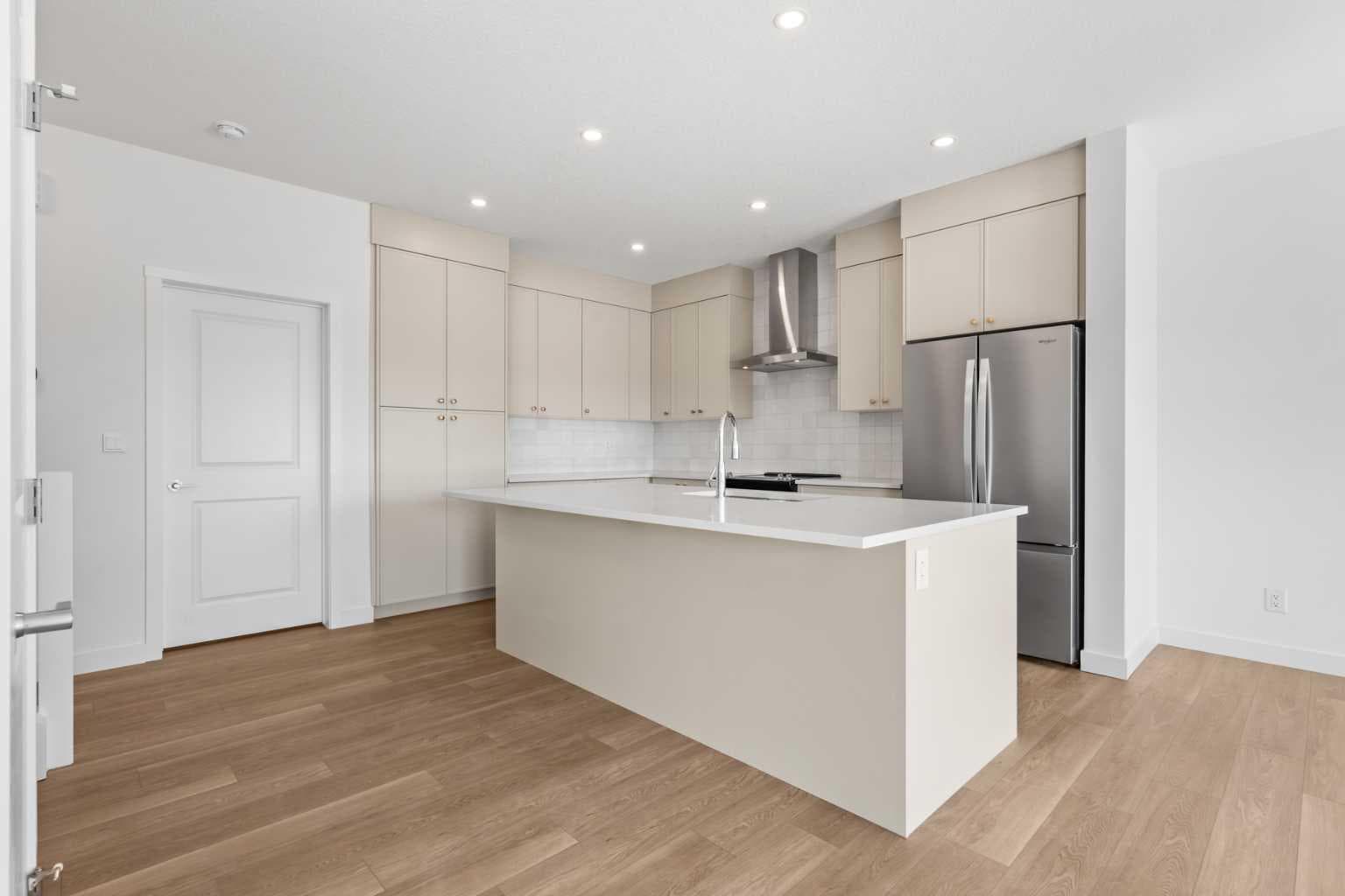 34 Wild Rose Bay SW — photo 3