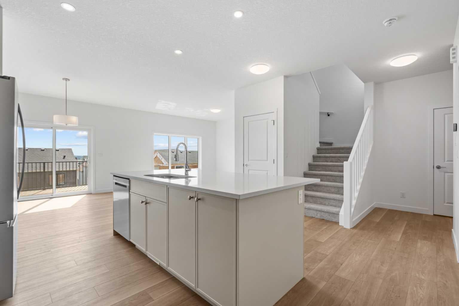 34 Wild Rose Bay SW — photo 4