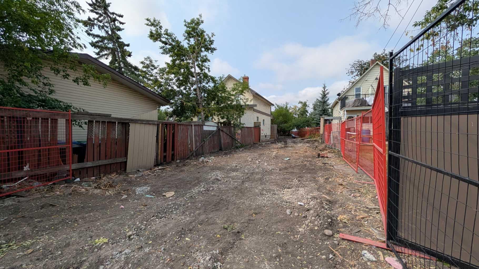 2916 17 Street SE — photo 3