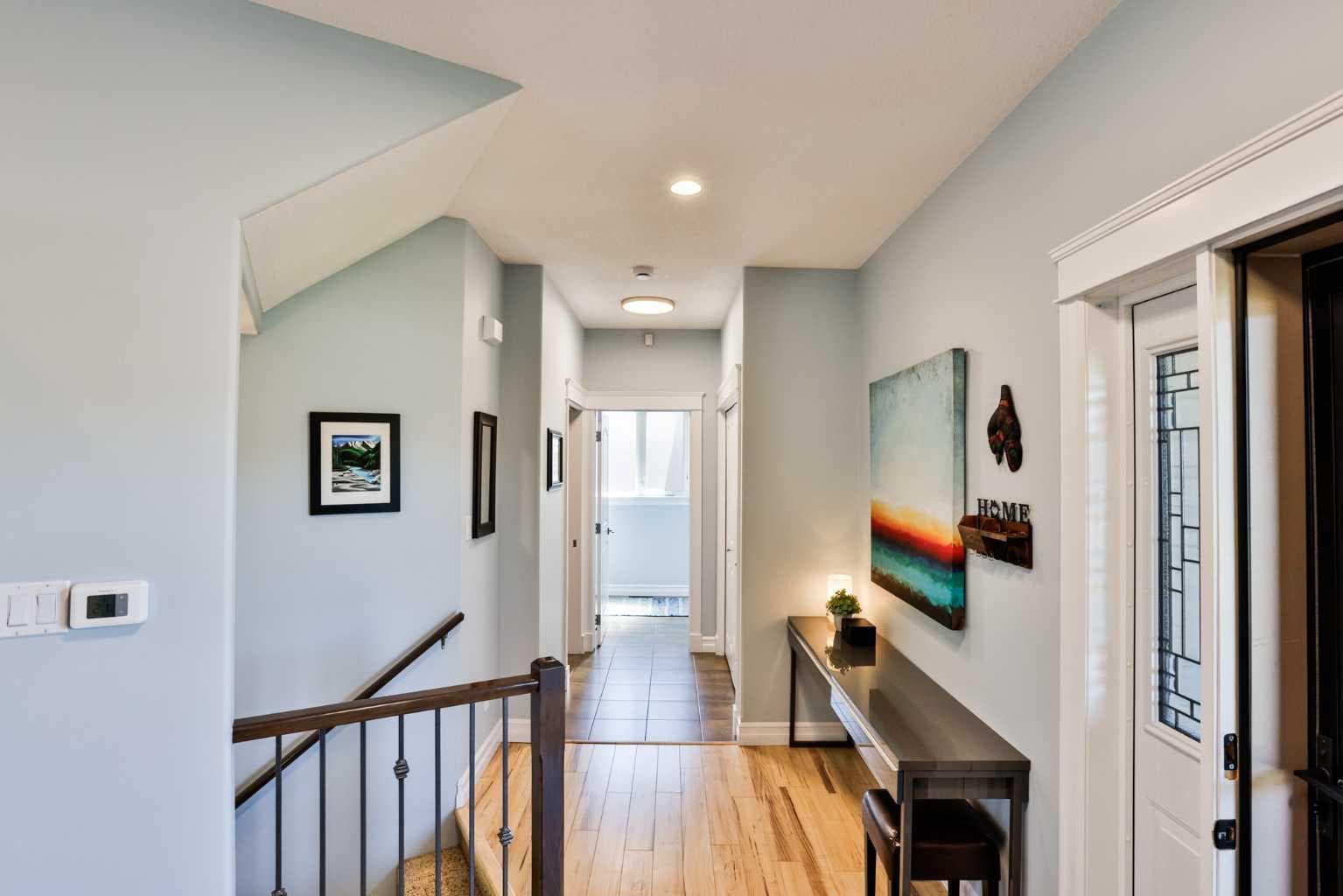 19 Canyoncrest Court W — photo 4