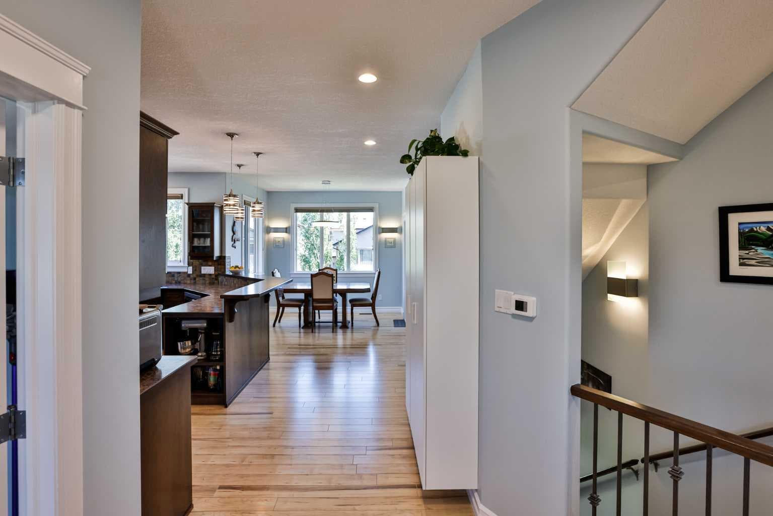 19 Canyoncrest Court W — photo 5