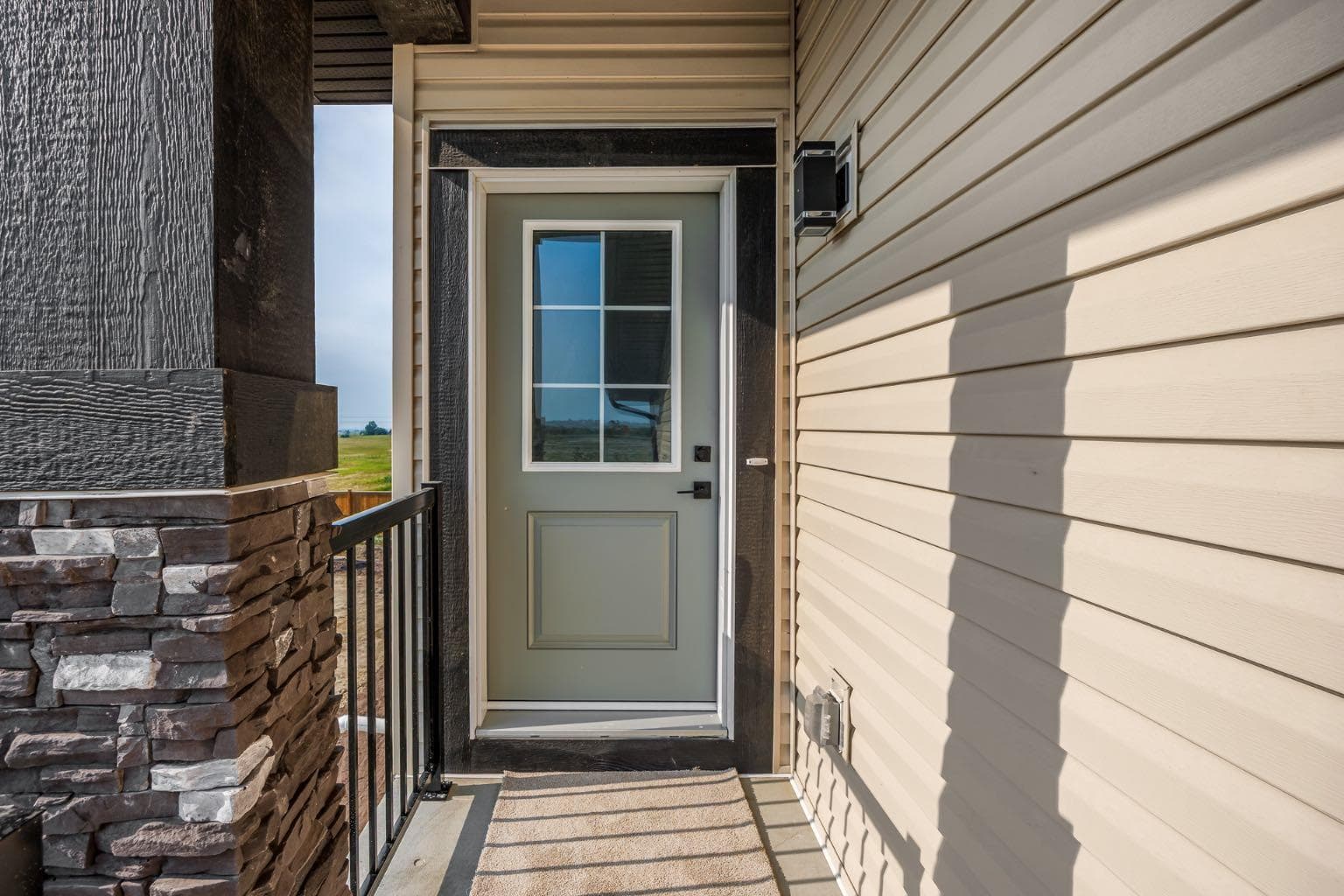 142 Lakewood Crescent — photo 3