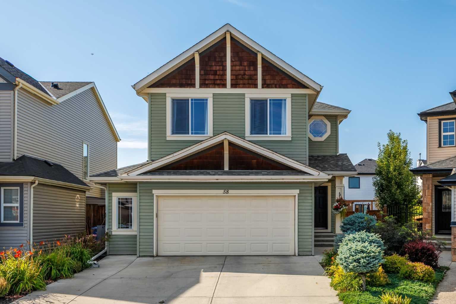 58 Copperstone Close SE — photo 1