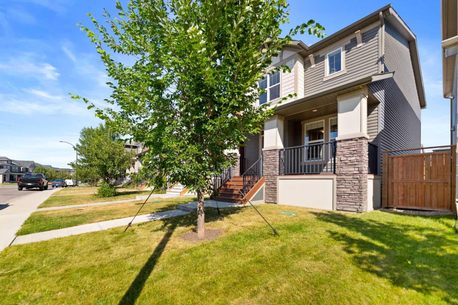 79 Legacy Glen Row SE — photo 2