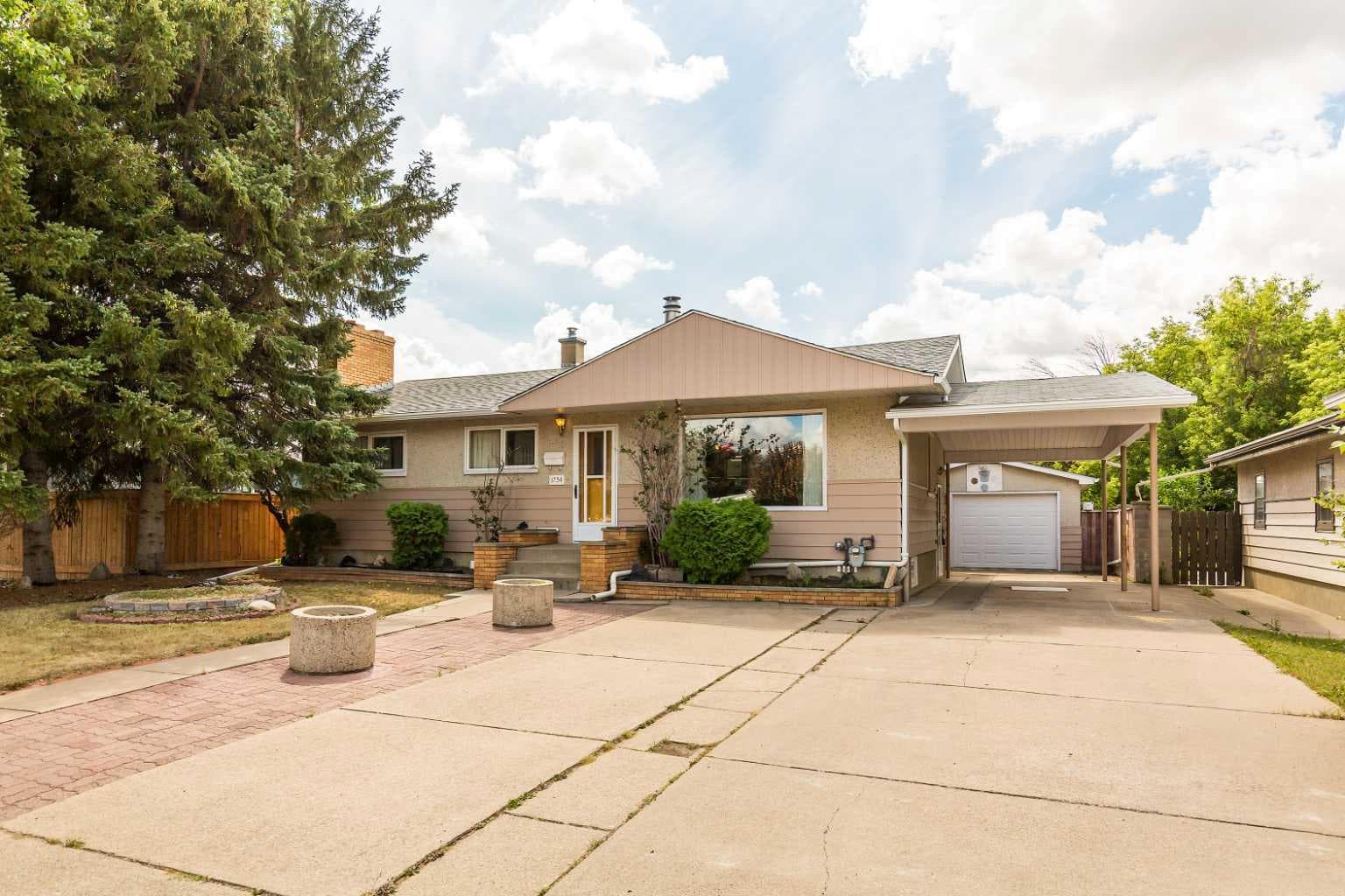1734 16 Avenue S — photo 2