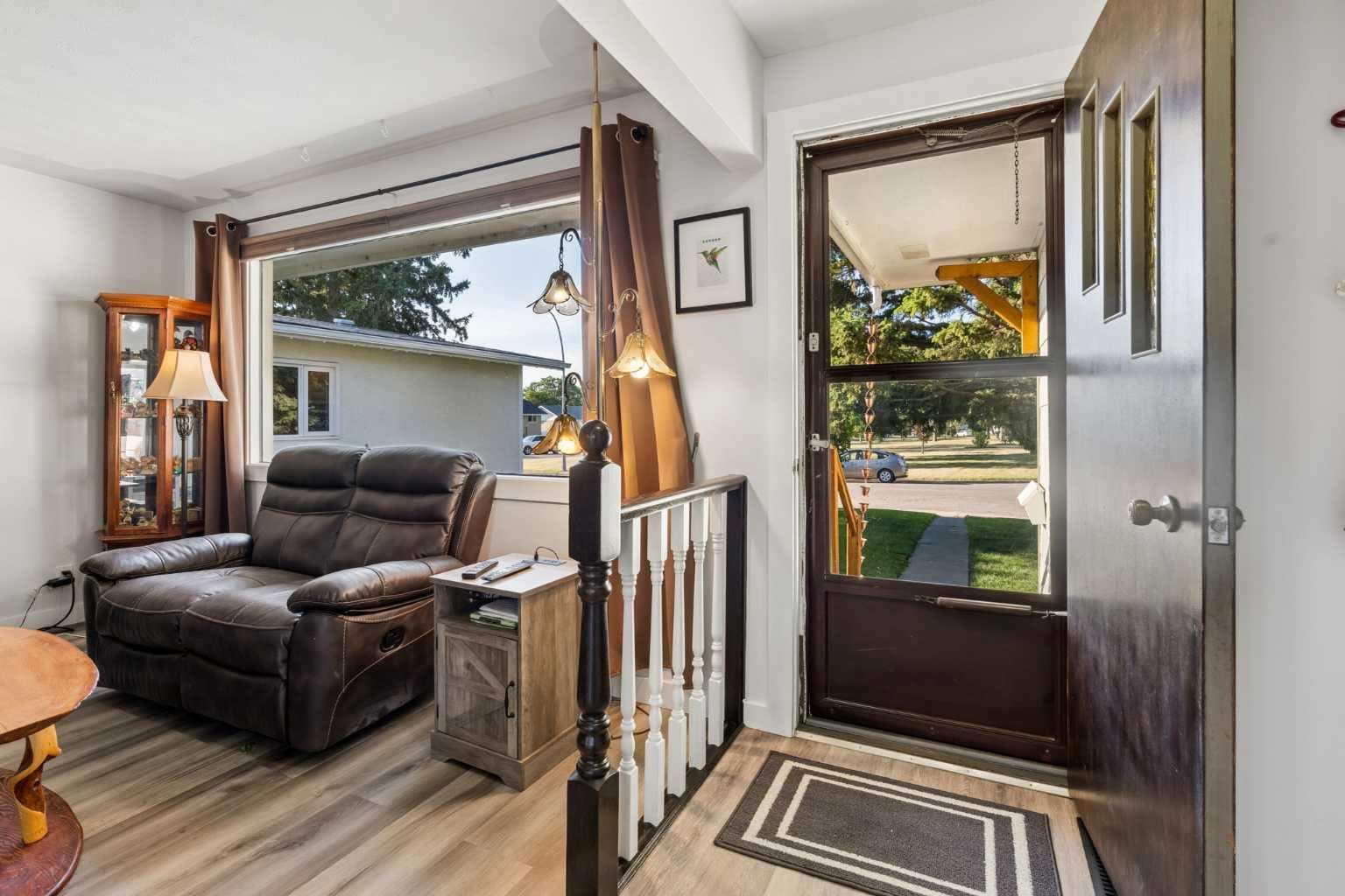 5635 Travis Crescent NE — photo 5
