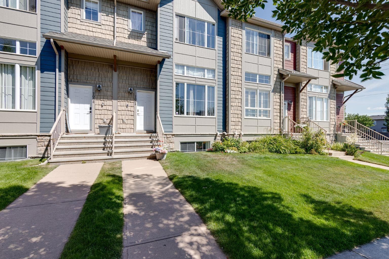 7008, 2370 Bayside Road SW — photo 2