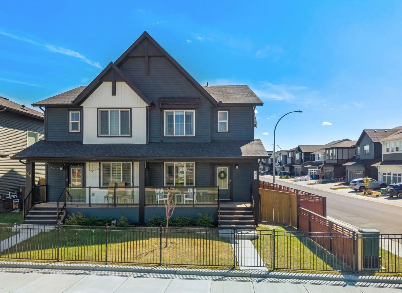 102 Midgrove Greenway SW — photo 1