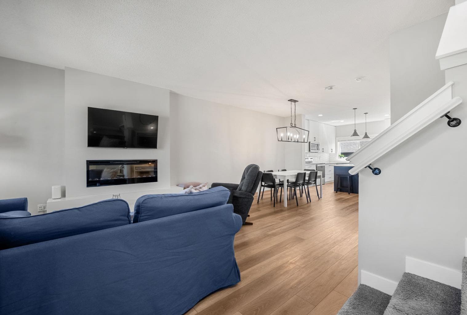 102 Midgrove Greenway SW — photo 3