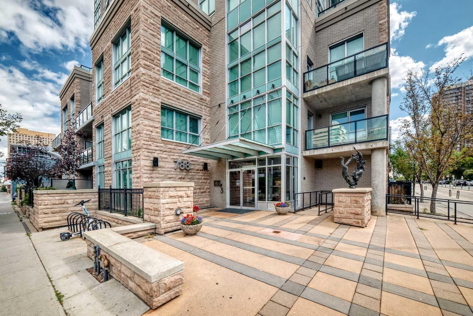 1508, 788 12 Avenue SW — photo 2