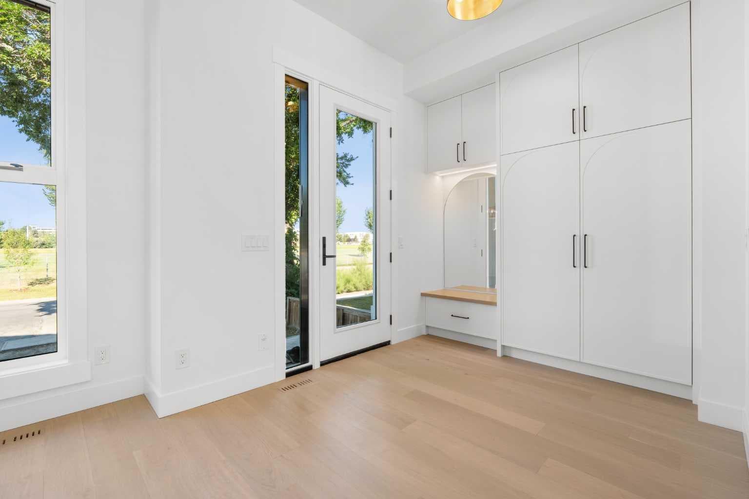 5014 22 Street — photo 1