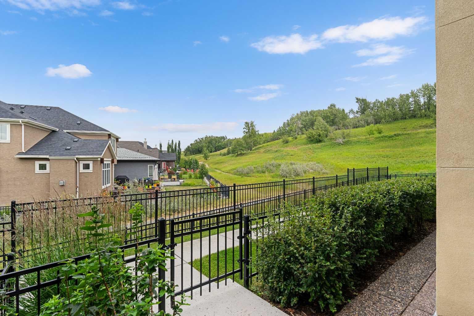 185 Cranbrook Villas SE — photo 4