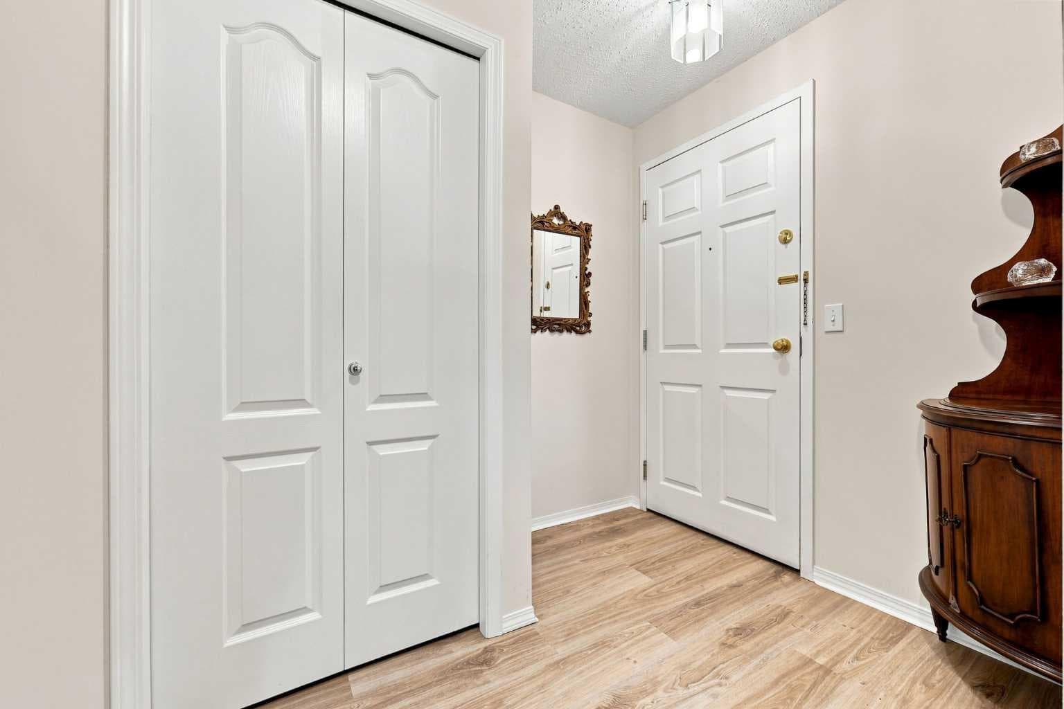 308, 10 Sierra Morena Mews SW — photo 3