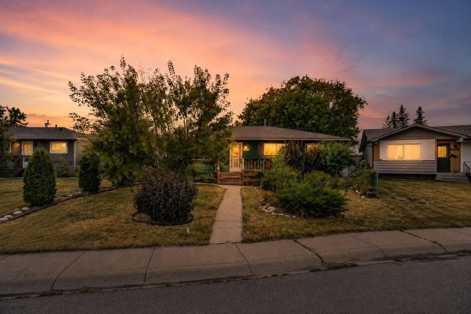 5404 Valentine Crescent SE — photo 2