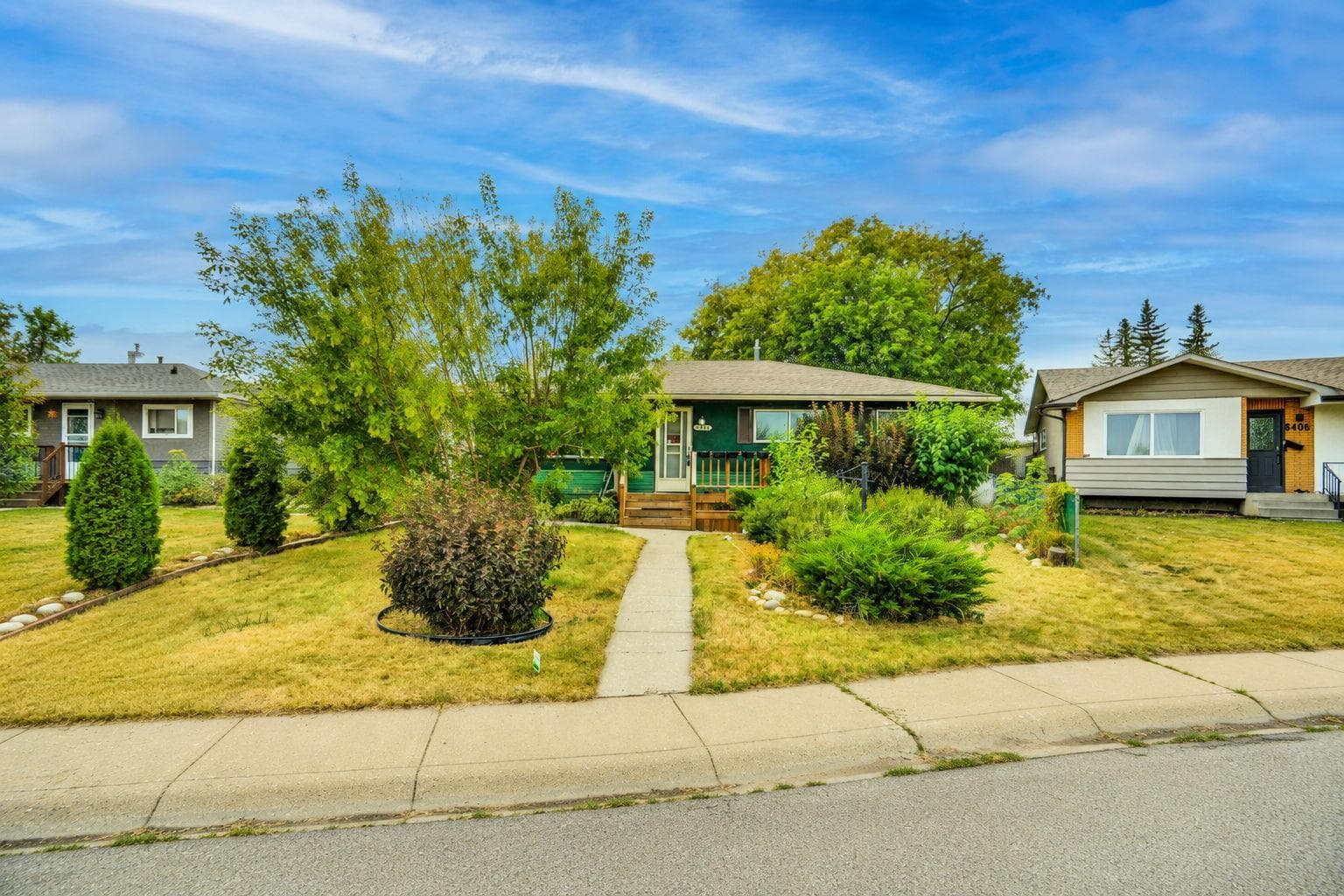 5404 Valentine Crescent SE — photo 3