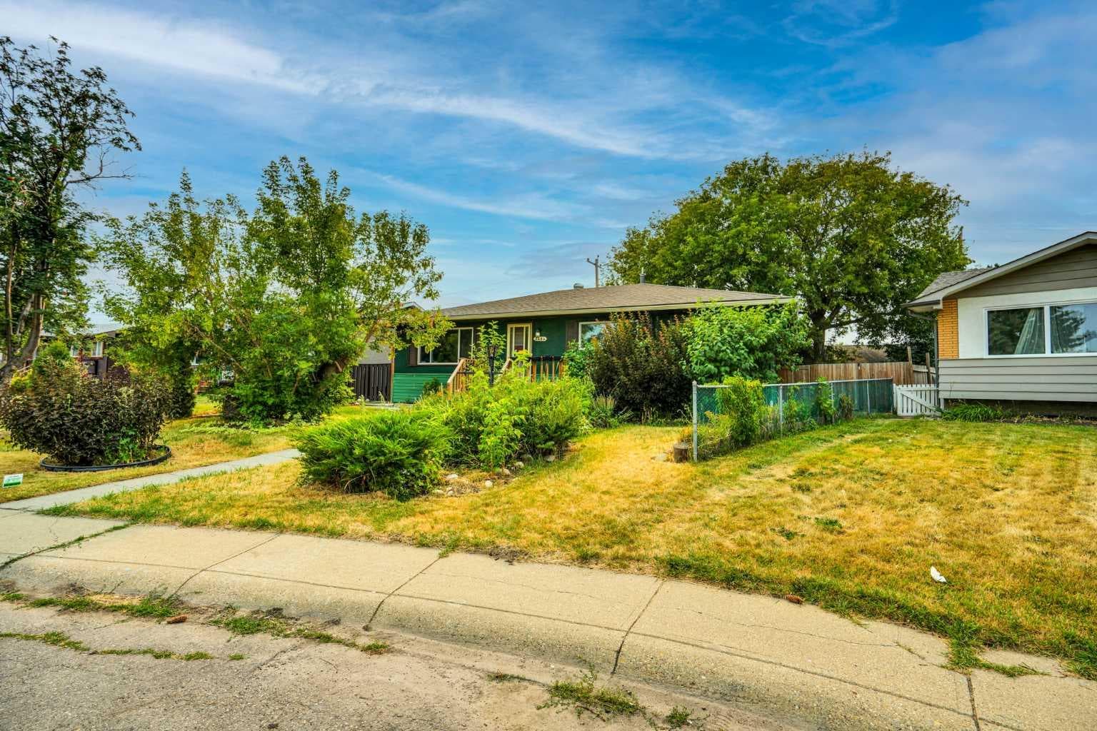 5404 Valentine Crescent SE — photo 4