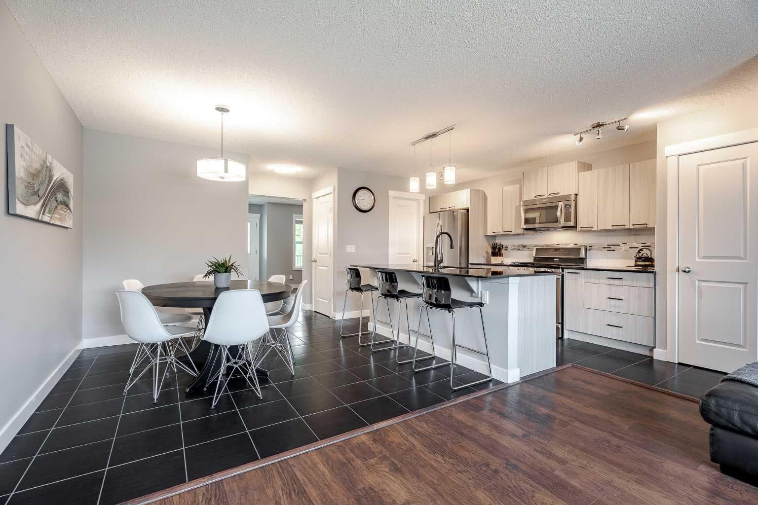 110 Skyview Ranch Manor NE — photo 5