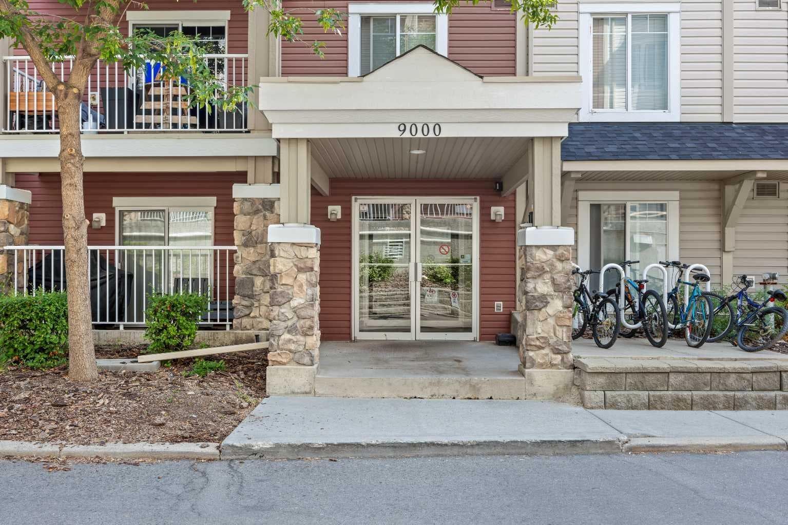 9216, 70 Panamount Drive NW — photo 2