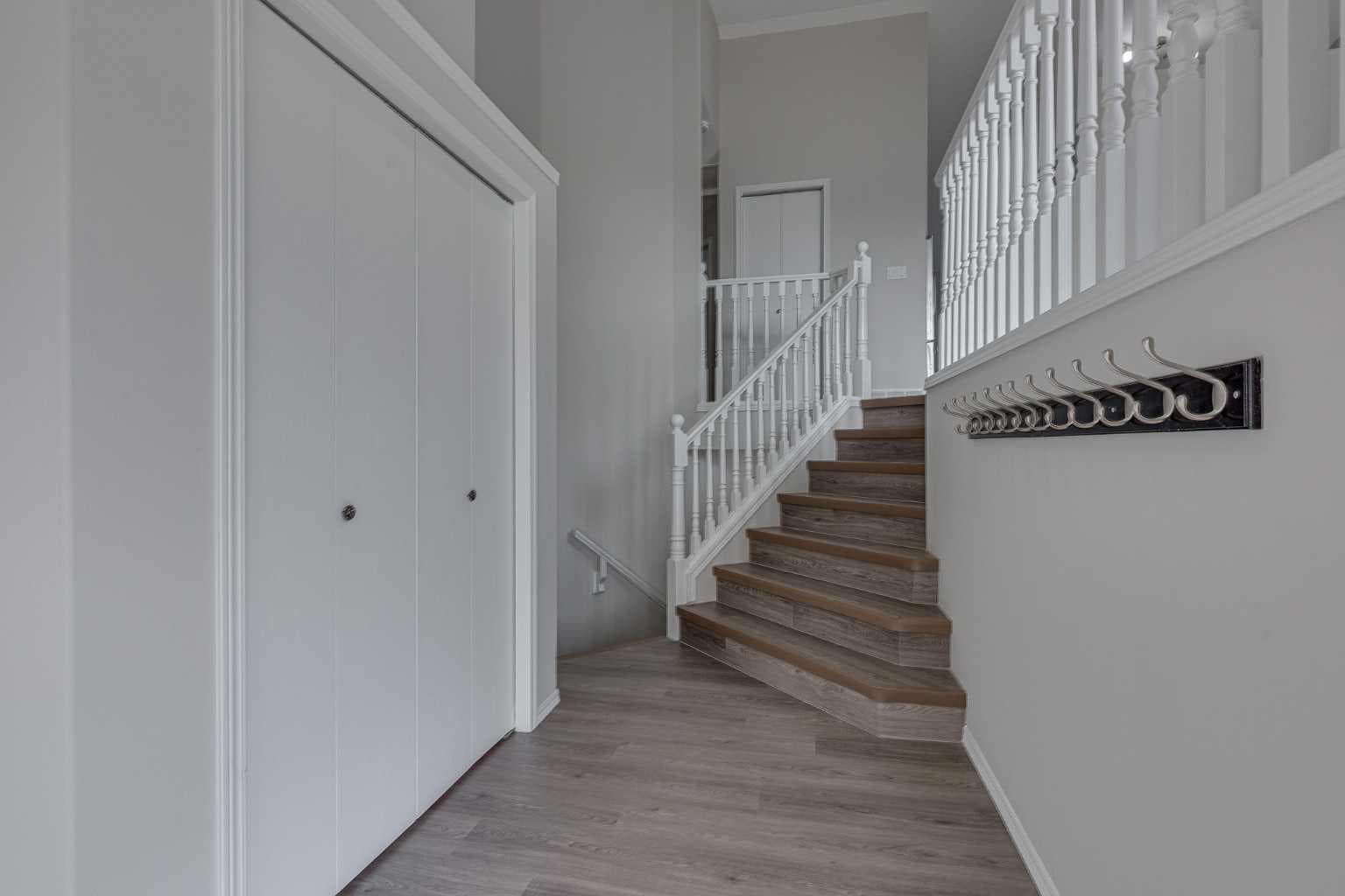 42 Westglen Boulevard — photo 4