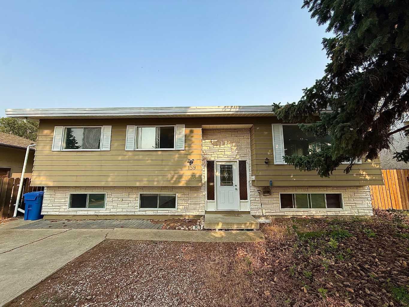159 Laval Boulevard W — photo 1