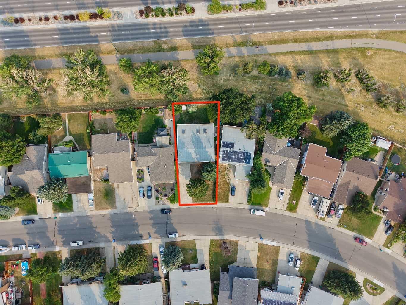 159 Laval Boulevard W — photo 2
