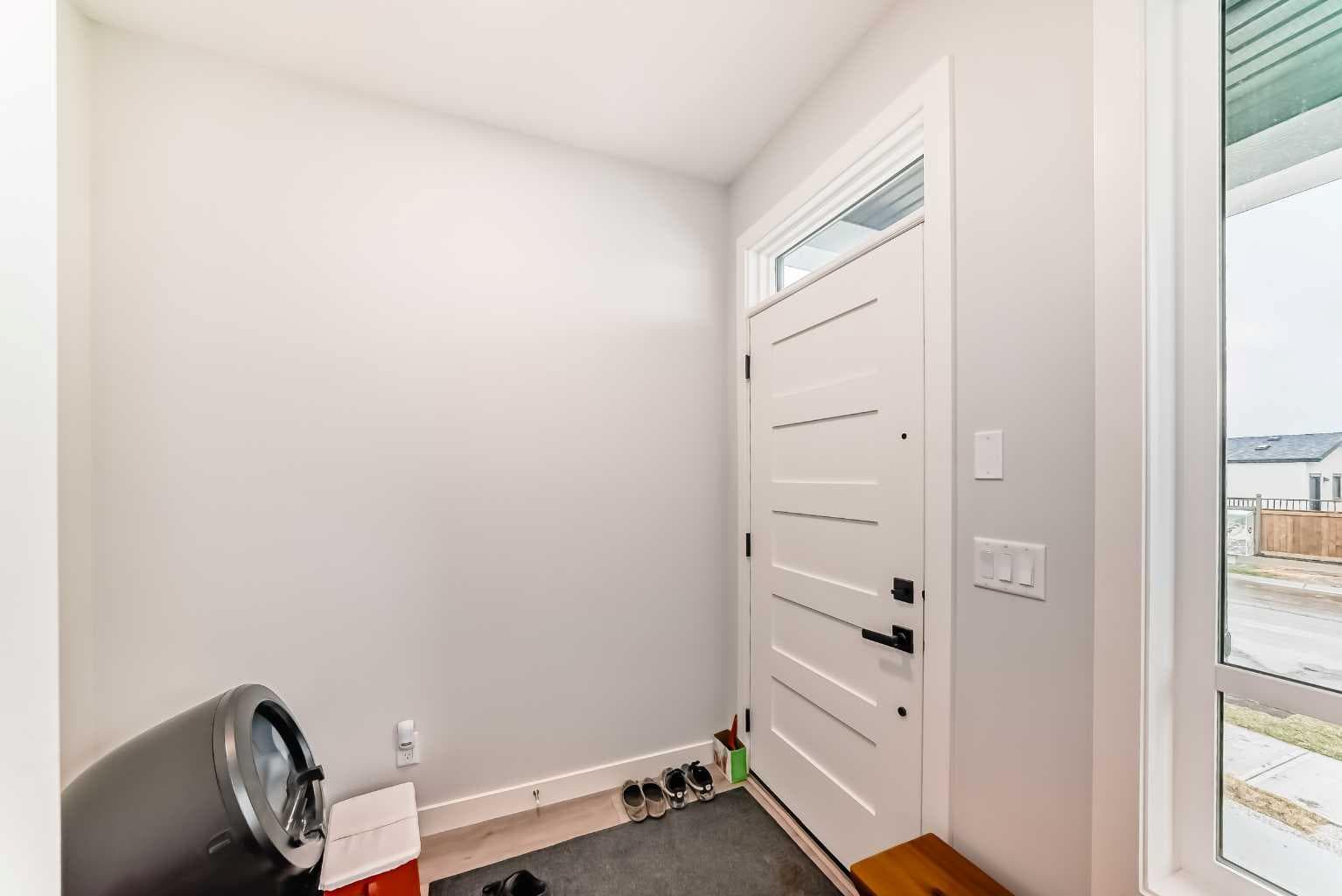 13 Treeline Avenue SW — photo 3