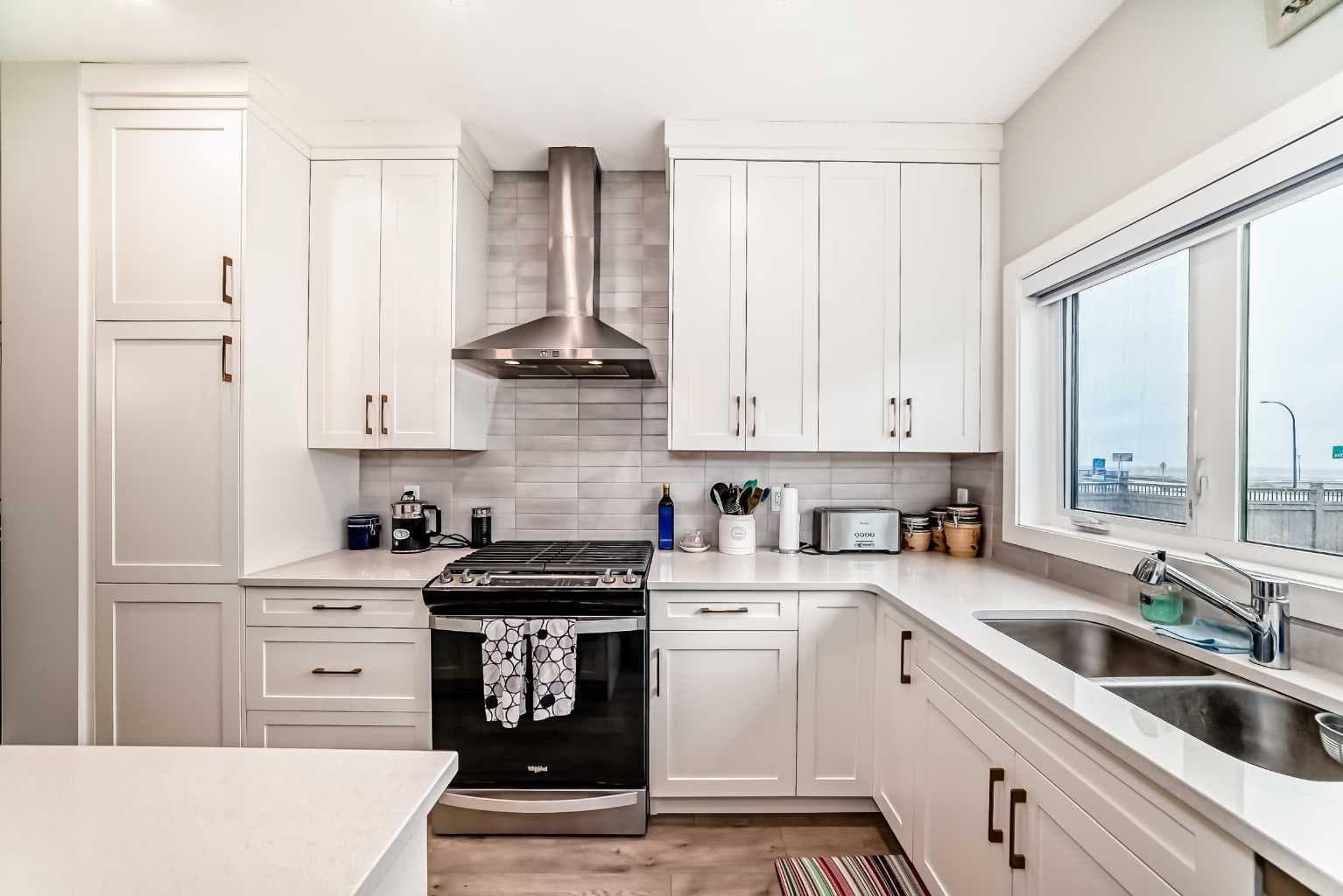 13 Treeline Avenue SW — photo 5