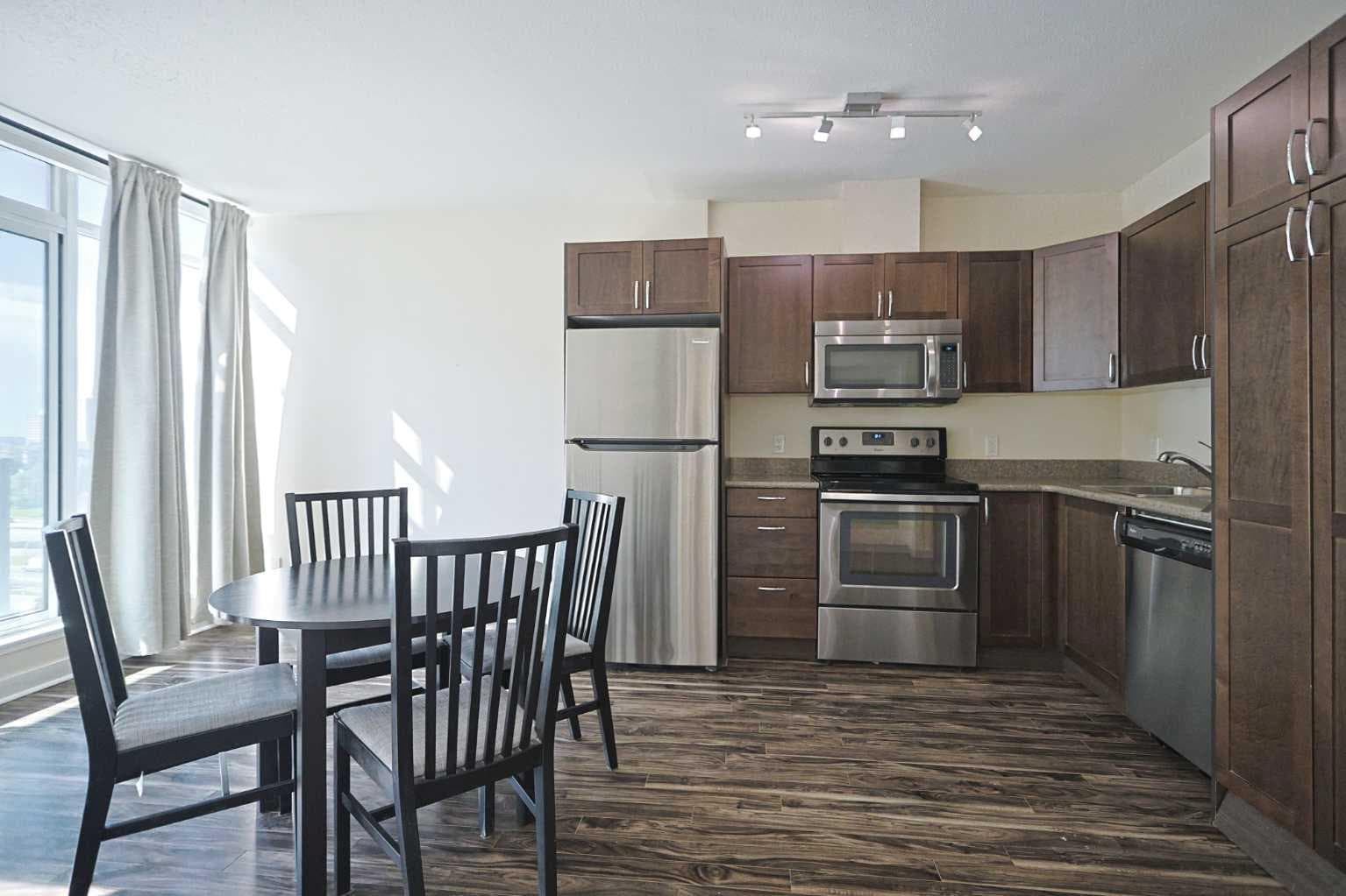 904, 10 Brentwood Common NW — photo 2