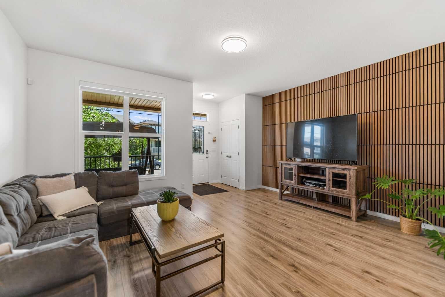 80 Legacy Glen Row SE — photo 3