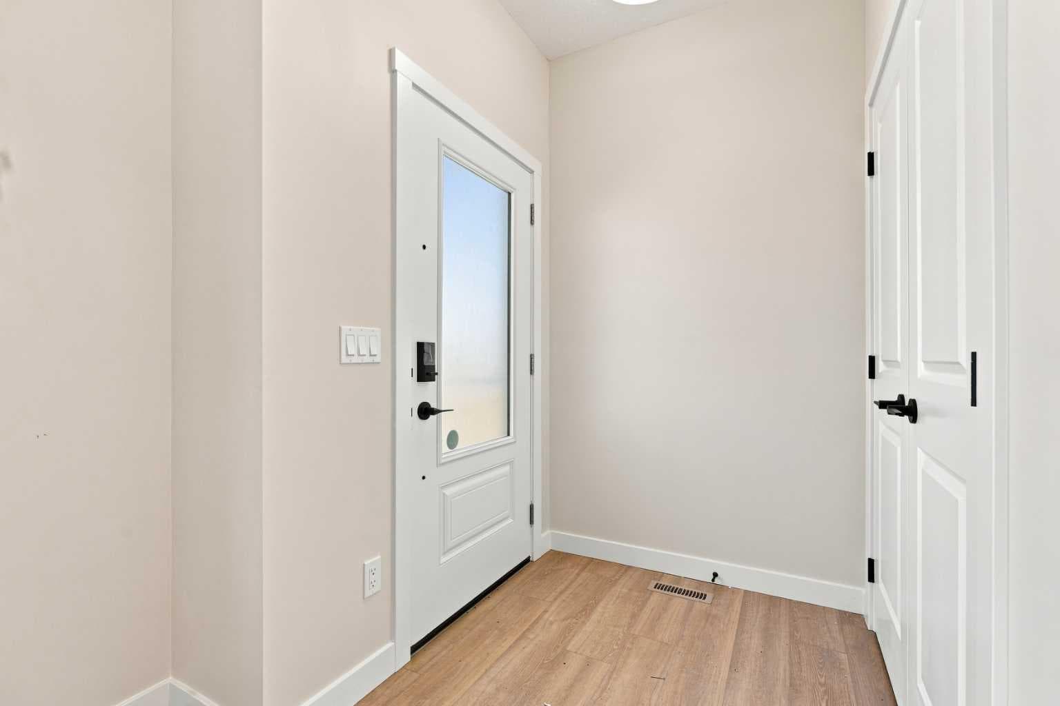 92 Buffaloberry Manor SE — photo 2