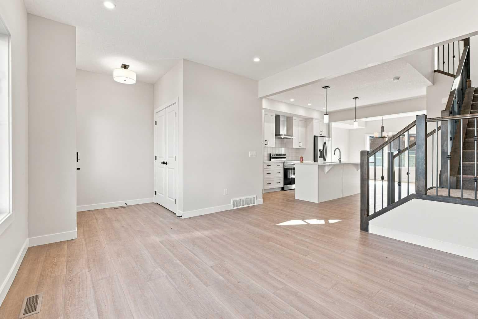 92 Buffaloberry Manor SE — photo 4