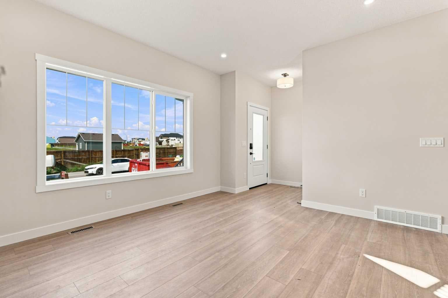 92 Buffaloberry Manor SE — photo 5