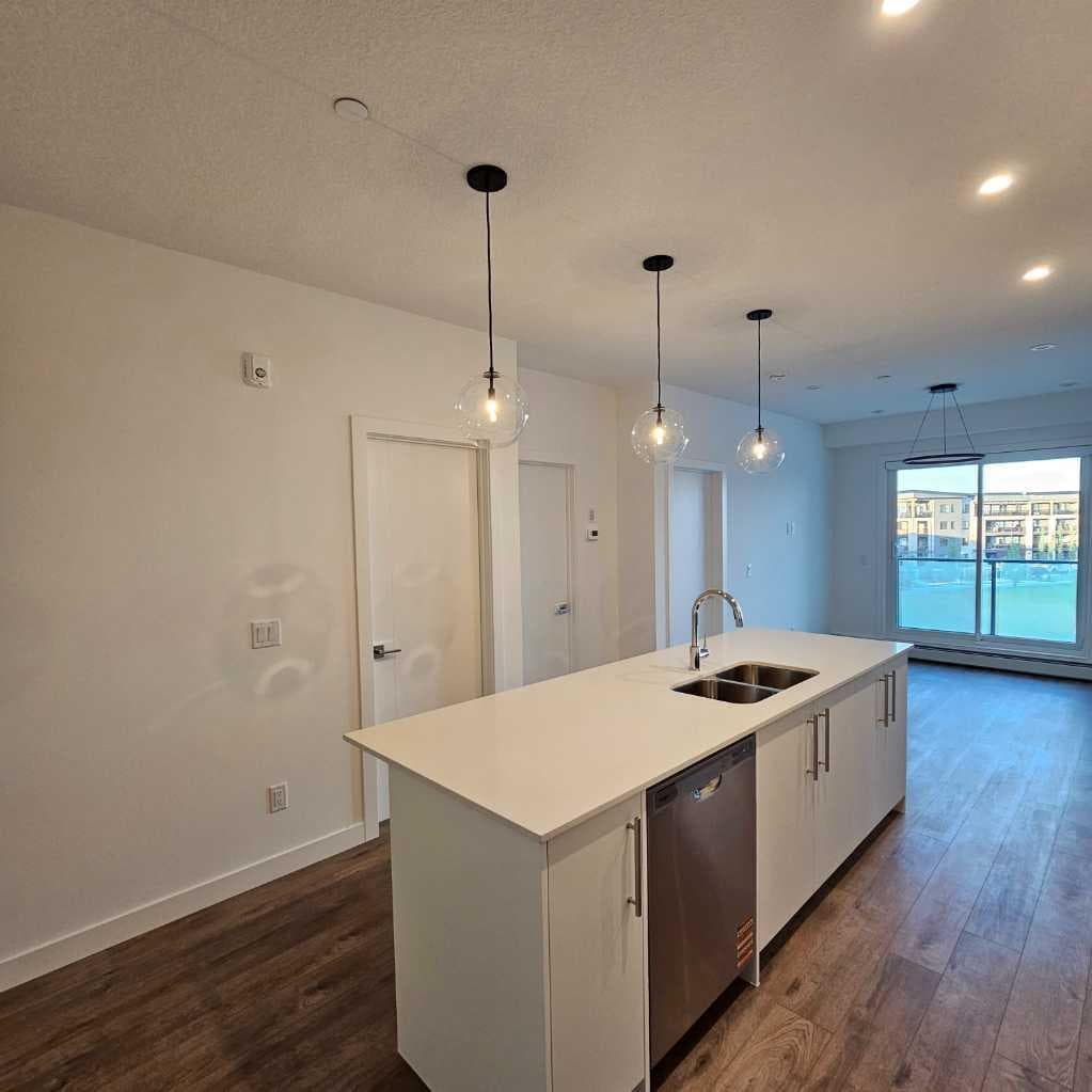 265 wolf willow blvd Boulevard SE — photo 1