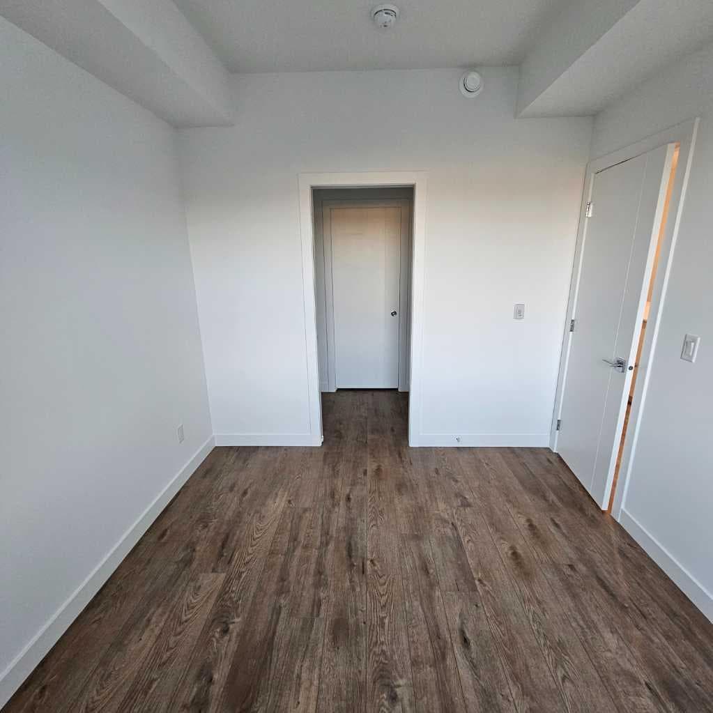 265 wolf willow blvd Boulevard SE — photo 4