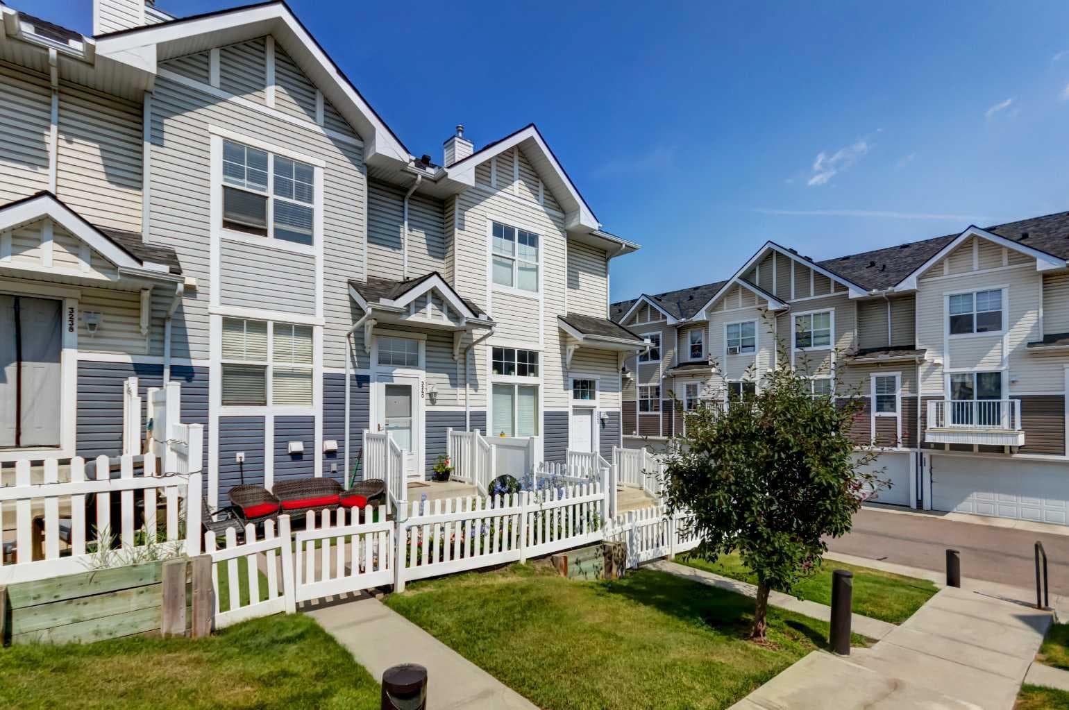 3240 New Brighton Gardens SE — photo 2