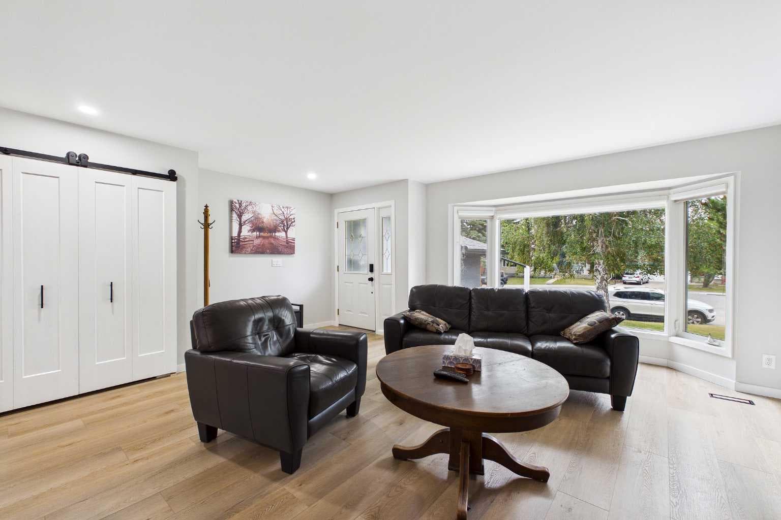 44 Woodbrook Place SW — photo 4