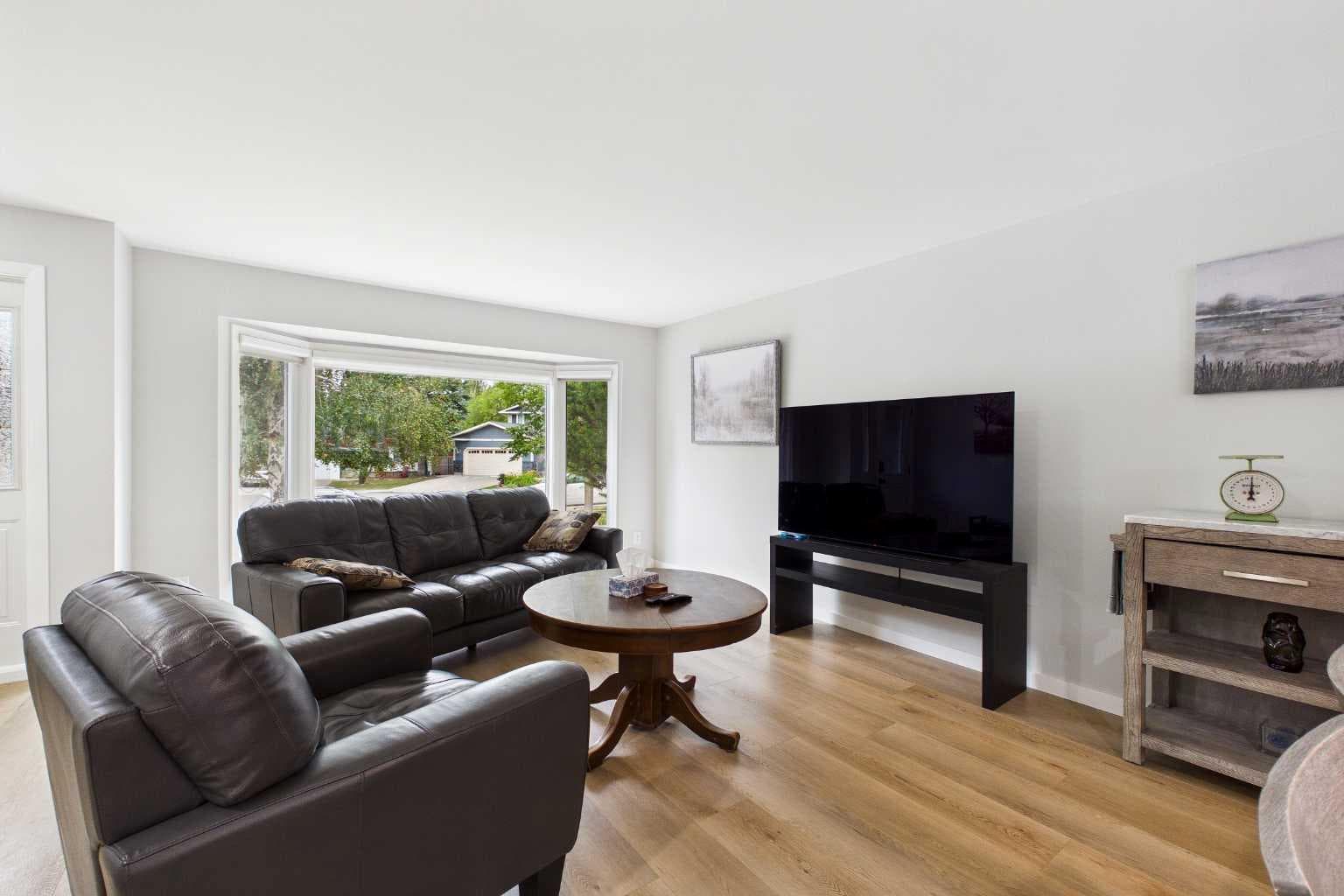 44 Woodbrook Place SW — photo 5