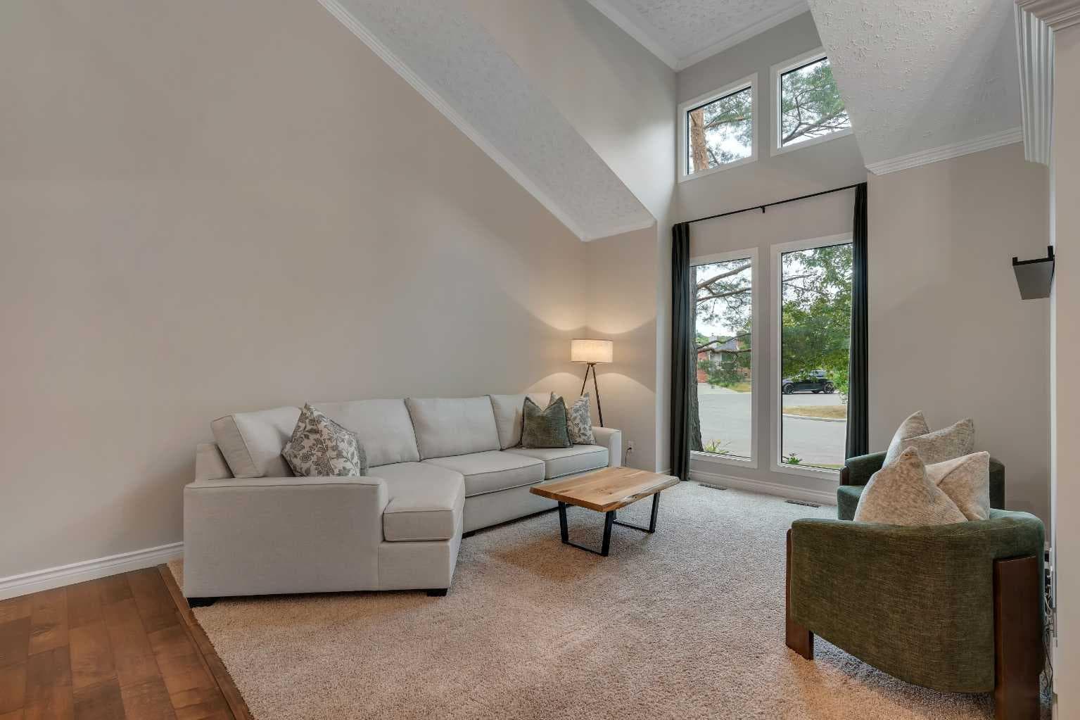 35 Strasbourg Bay SW — photo 2