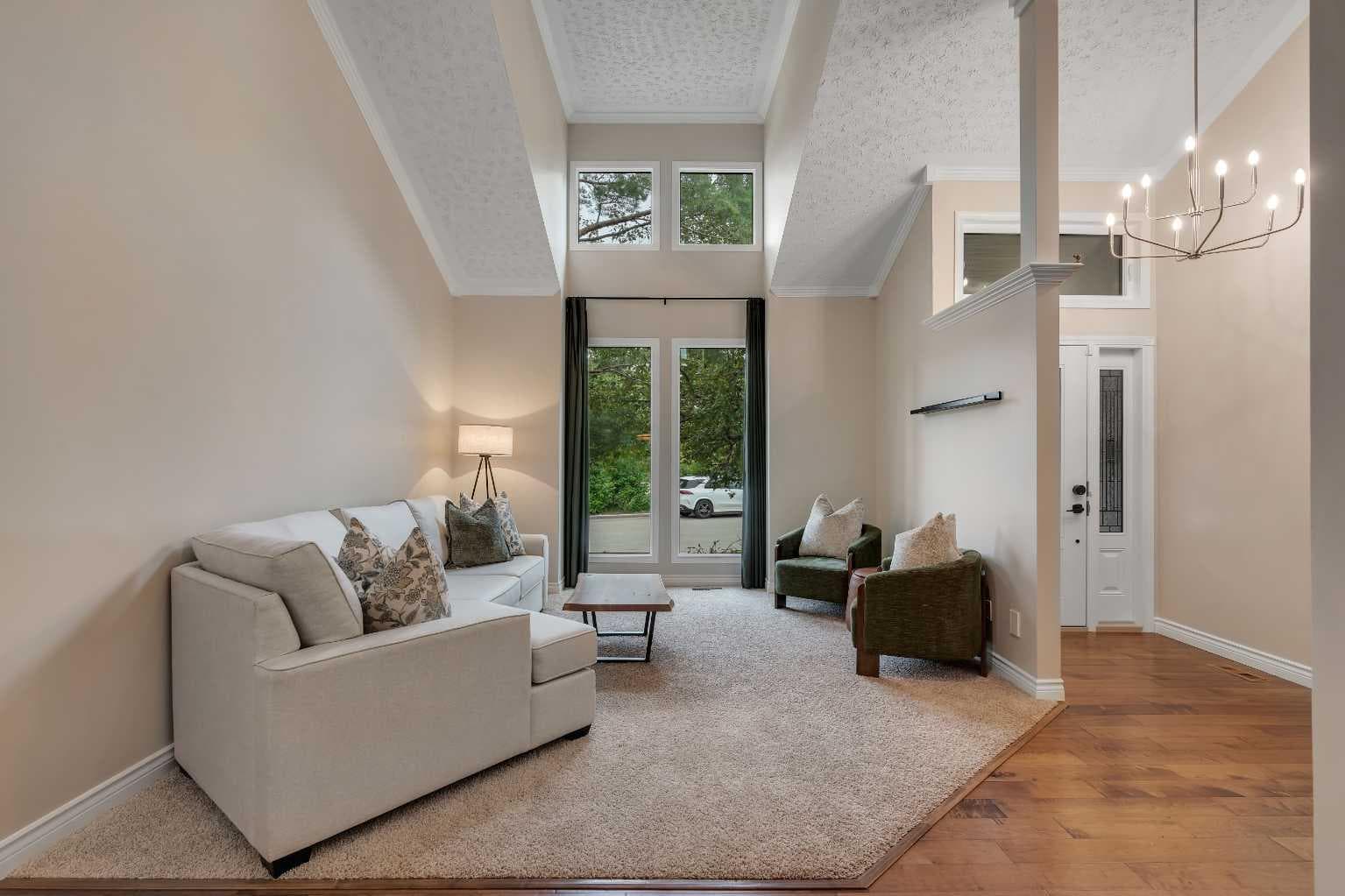 35 Strasbourg Bay SW — photo 3