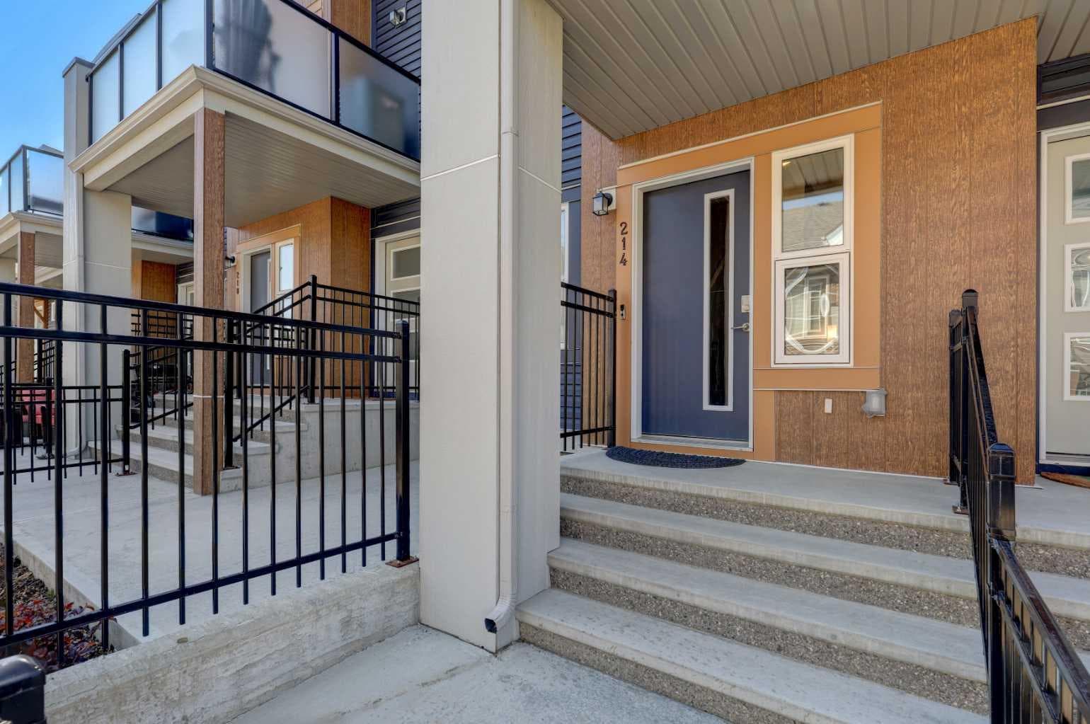 214 Livingston Common NE — photo 2