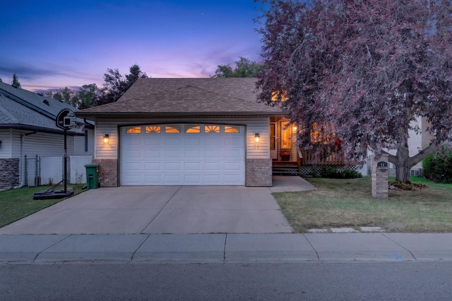 28 Cambridge Glen Drive — photo 1
