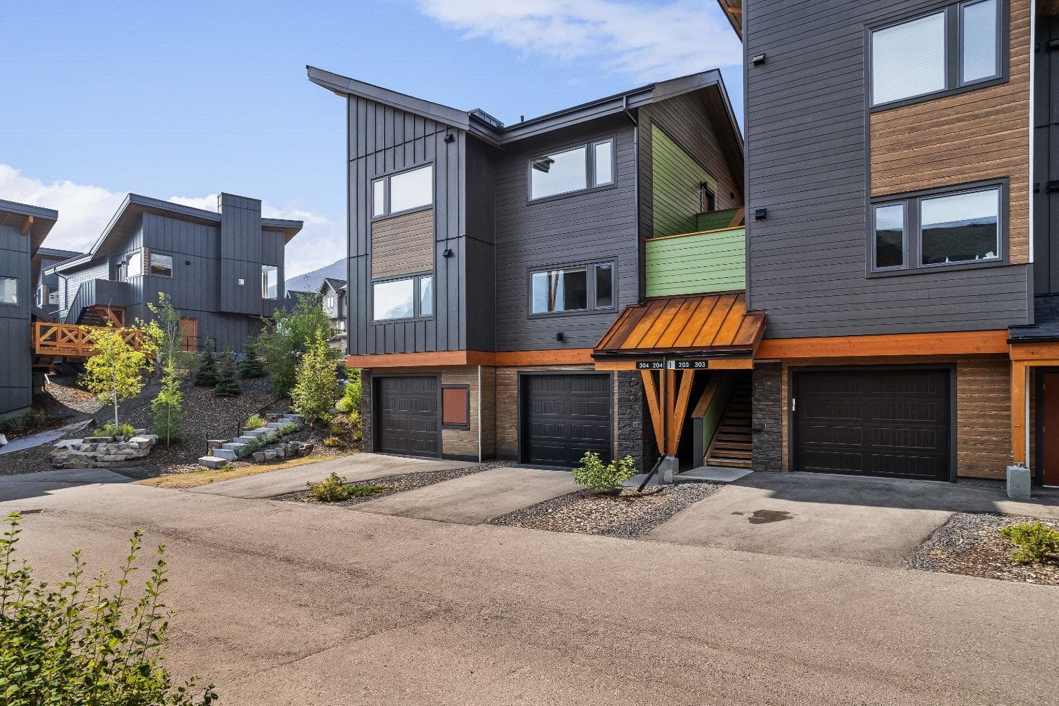 204i, 209 Stewart Creek Rise — photo 1